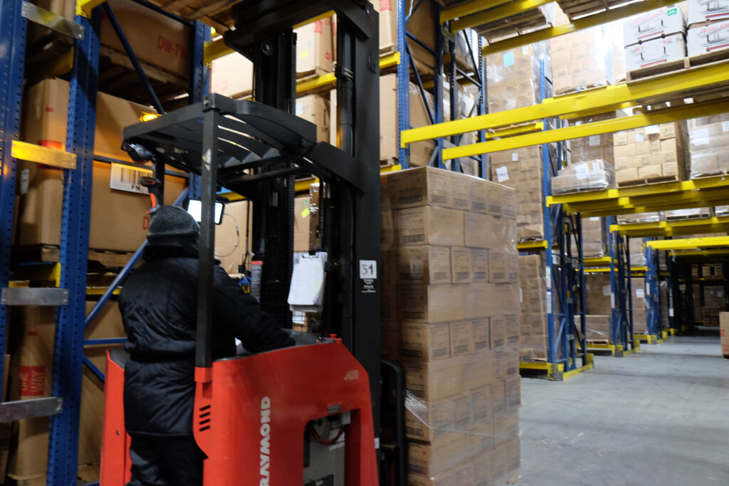 Facility_warehouse_forklift